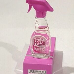 Moschino Pink Fresh Couture 5ml Edt Splash Mini For Women New In Box(mini size )